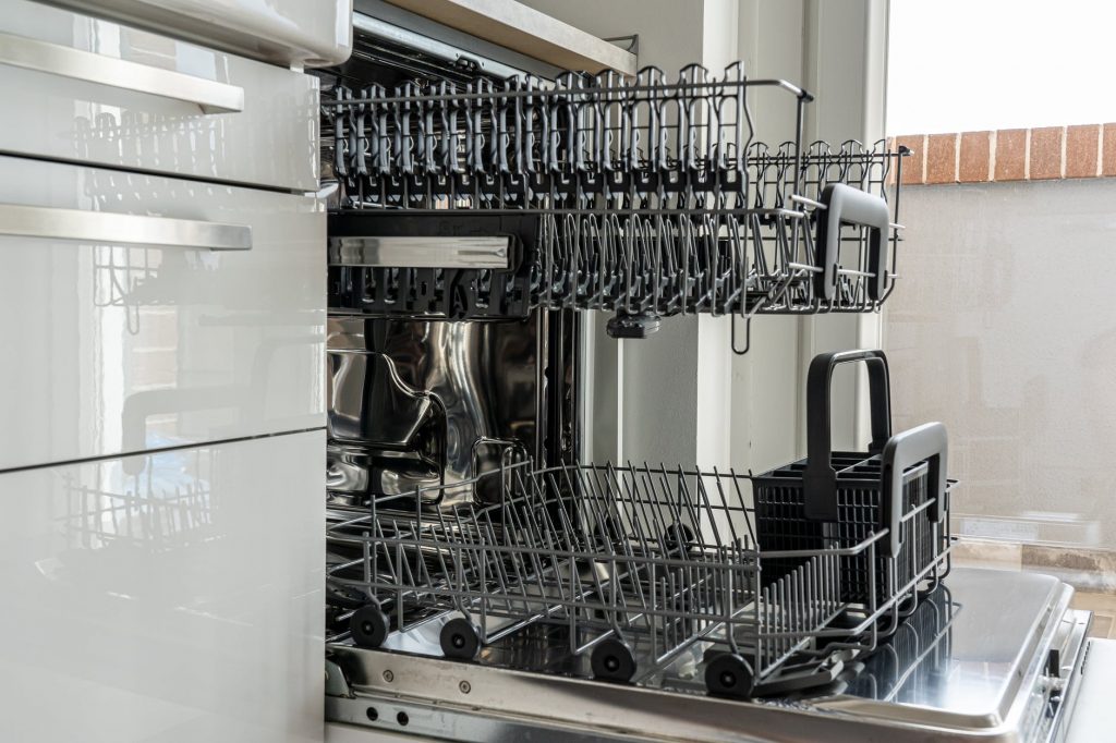 DOES DISHWASHER NEED HOT WATER